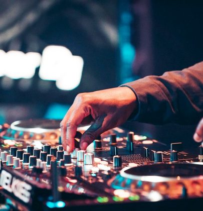 Tips to Hire Wedding DJ for Creating Memorable Moments